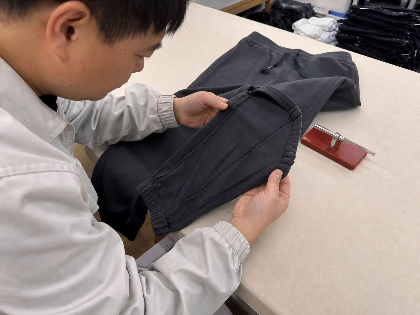 Joggers: waist and pockets